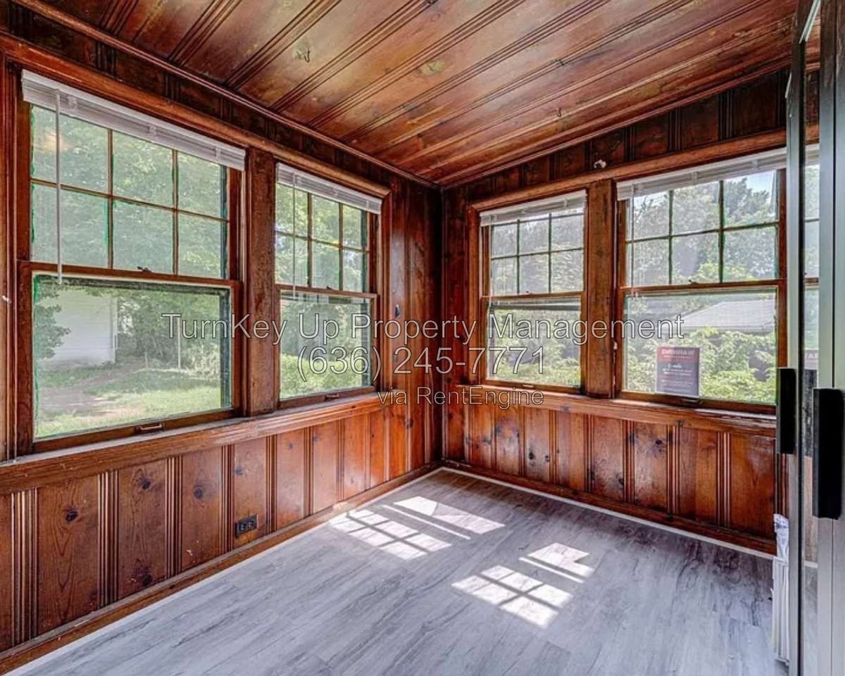 6997 Edison Ave - Photo 4 of 14