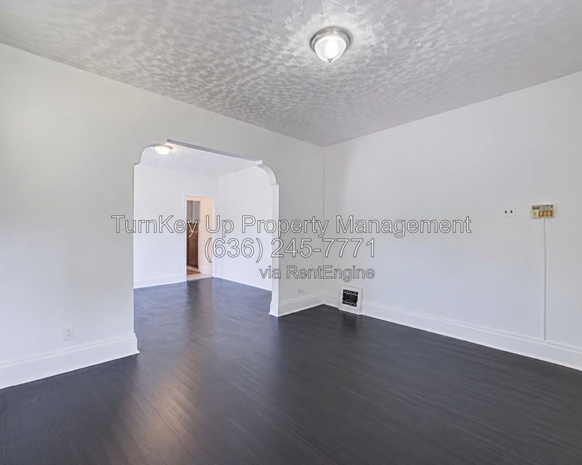 6997 Edison Ave - Photo 6 of 14