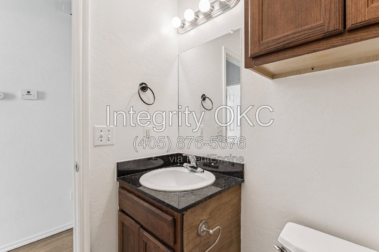 1503 Tahoe Ln - Photo 2 of 35