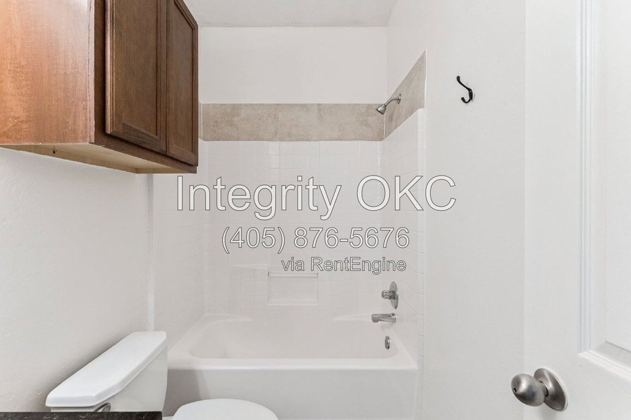 1503 Tahoe Ln - Photo 3 of 35
