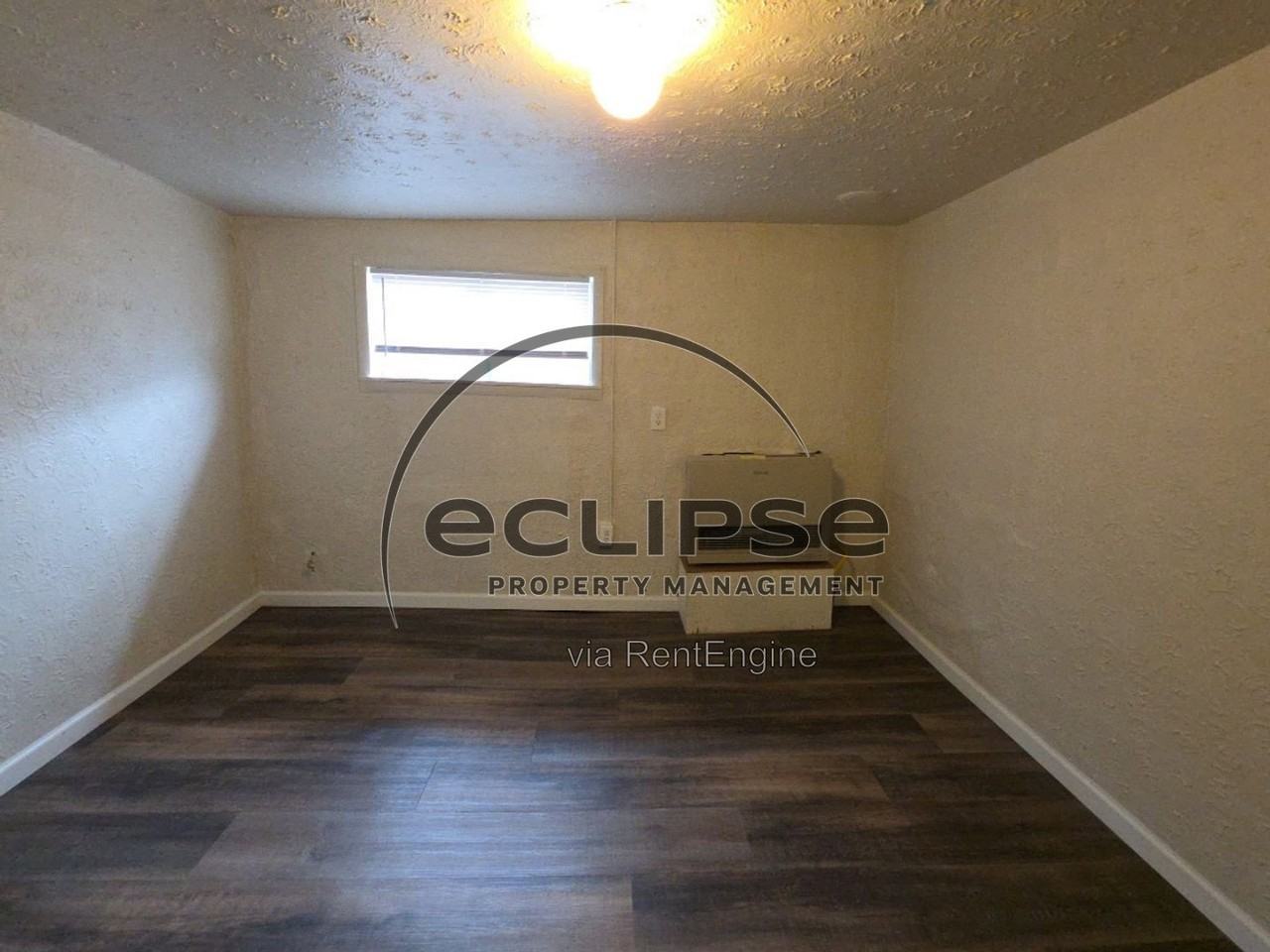 717 10th St - Photo 7 of 16