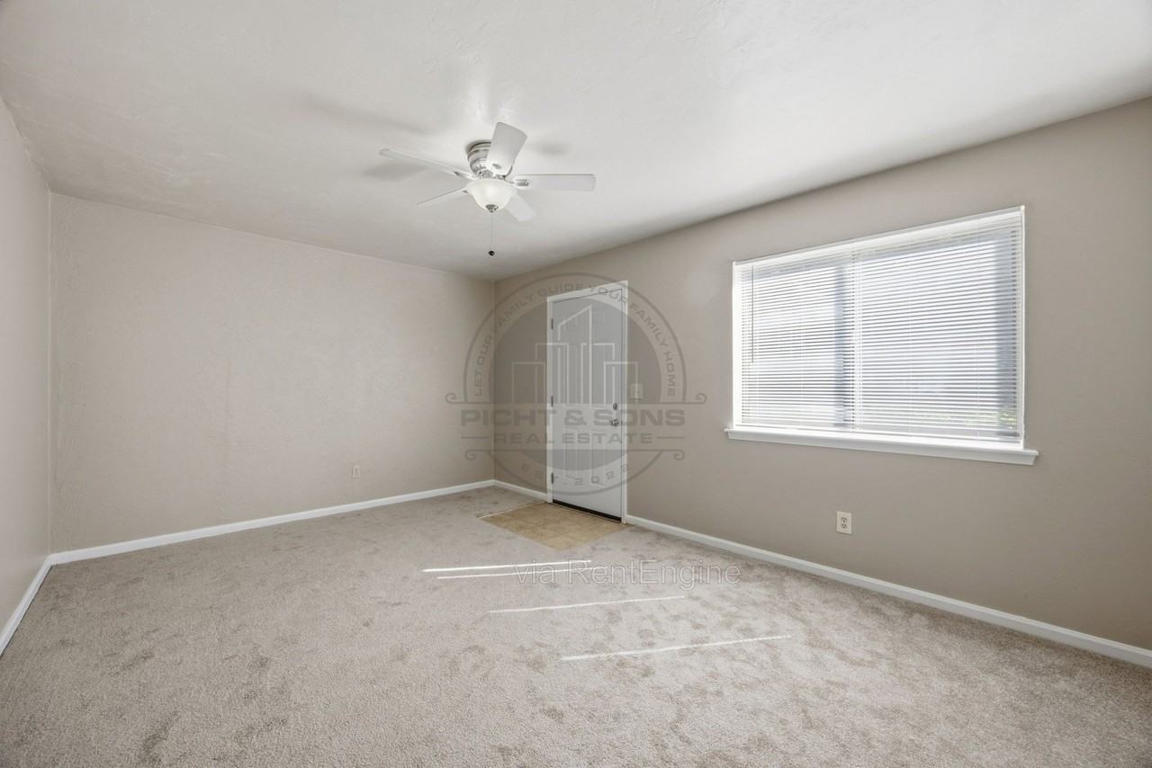 709 Pointe Ct #A - Photo 7 of 16