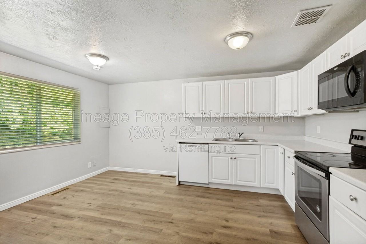 757 Boughton St - Photo 6 of 25