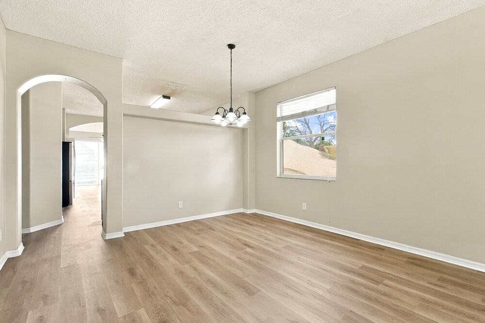 120 Portstewart Dr - Photo 4 of 16