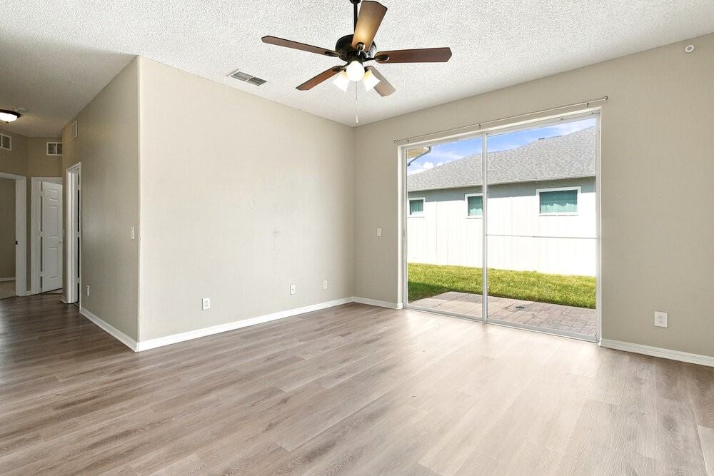 120 Portstewart Dr - Photo 5 of 16