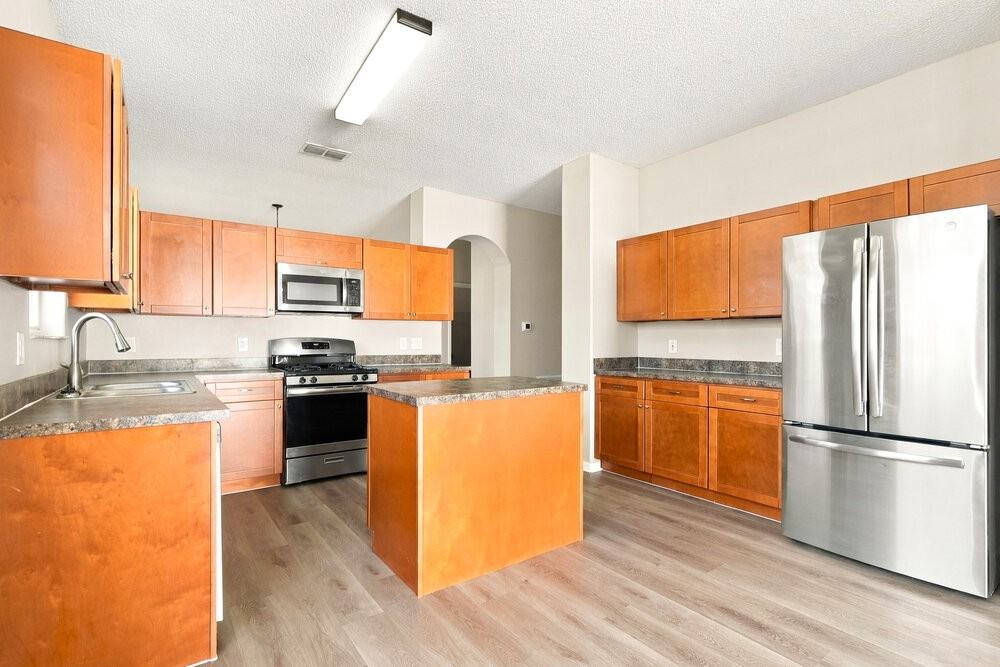 120 Portstewart Dr - Photo 6 of 16