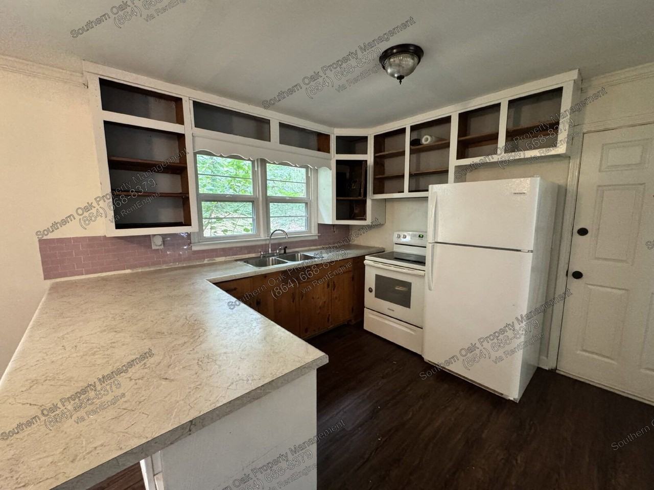 804 E Grady St - Photo 6 of 25