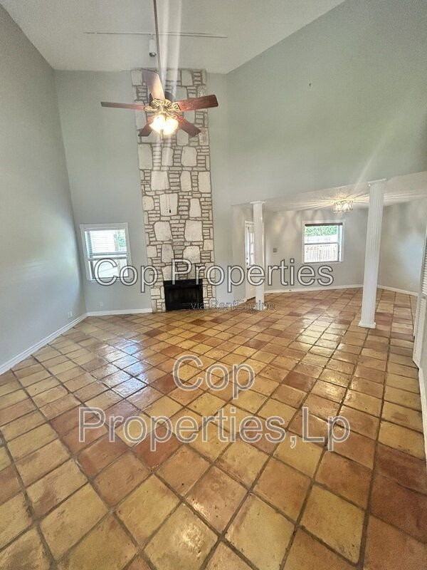 8573 Echo Creek Ln - Photo 2 of 17