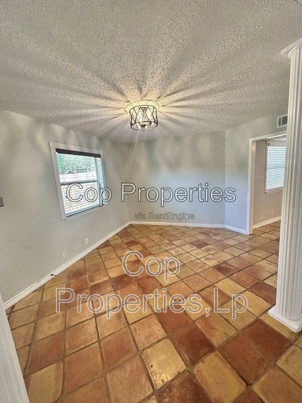 8573 Echo Creek Ln - Photo 3 of 17