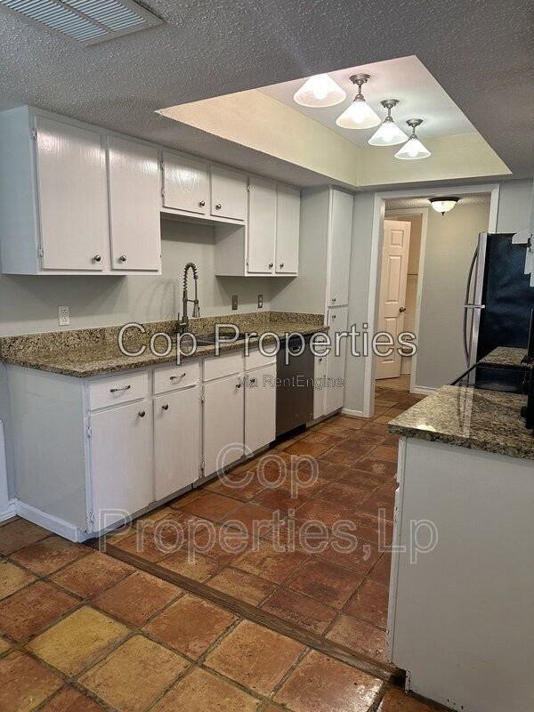 8573 Echo Creek Ln - Photo 5 of 17