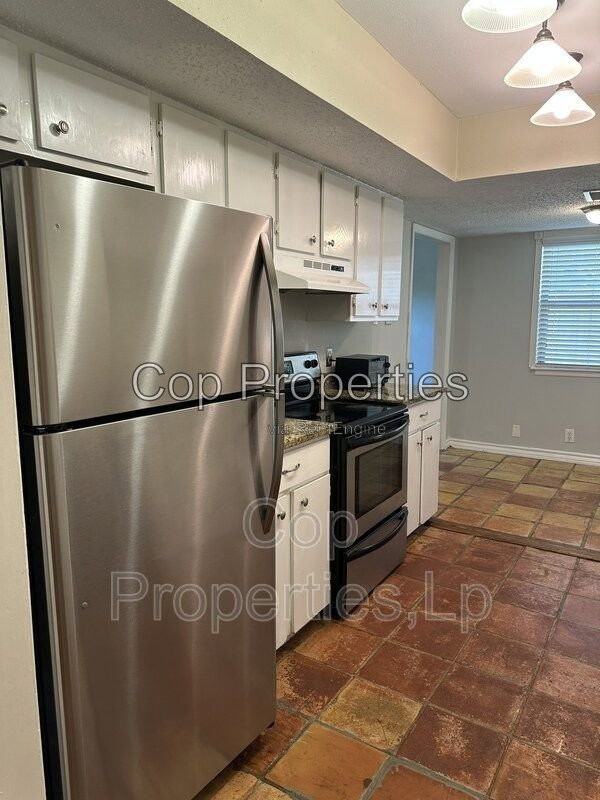 8573 Echo Creek Ln - Photo 6 of 17