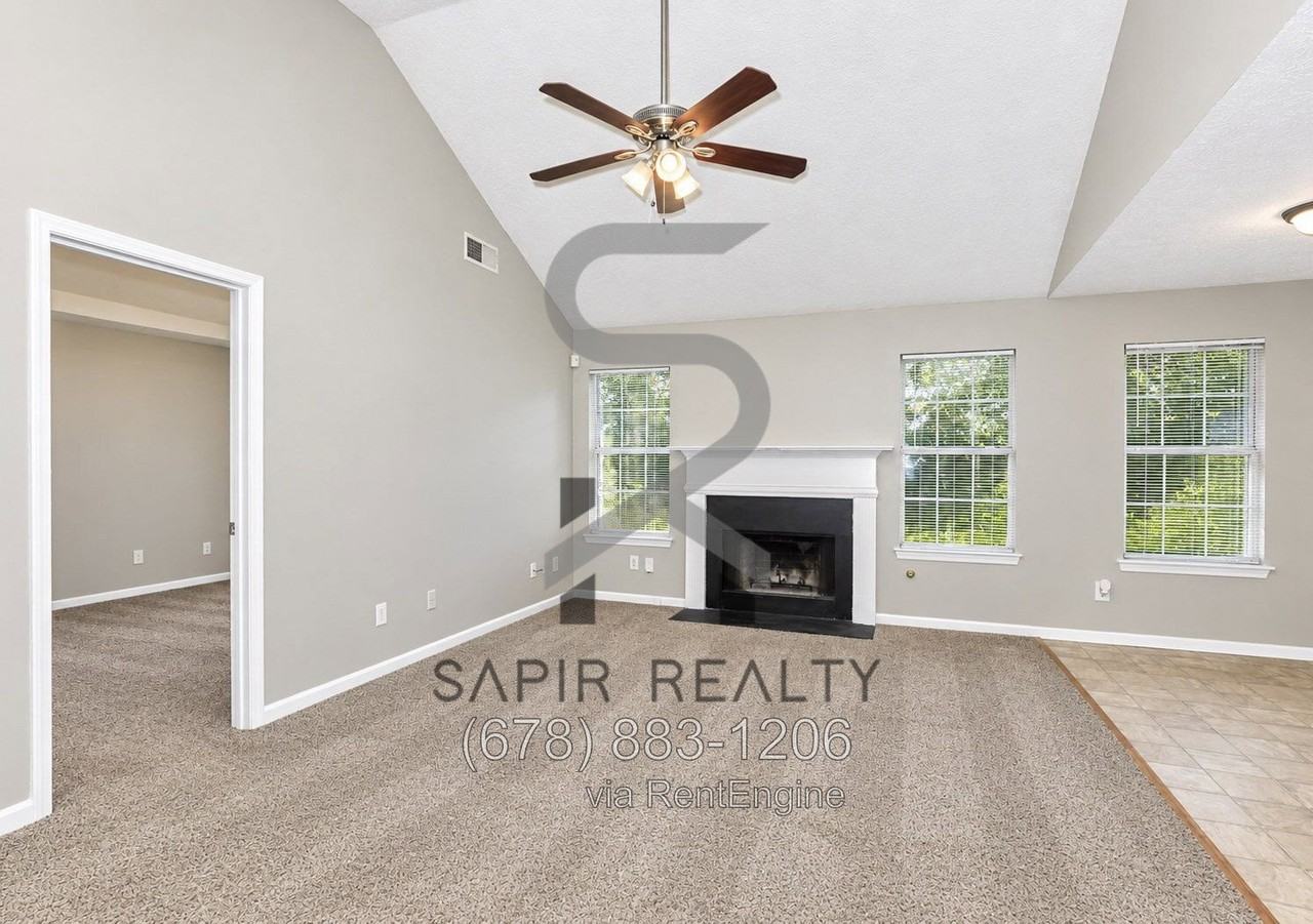 4801 Creekside Pl - Photo 2 of 16