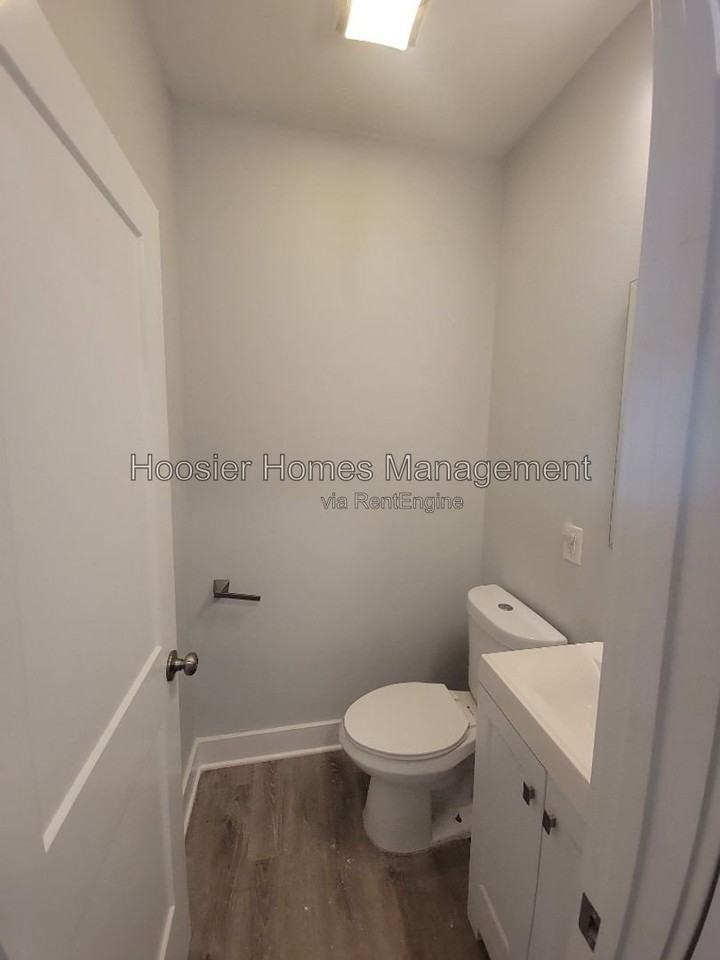 2521 N College Ave #1 - Photo 6 of 21