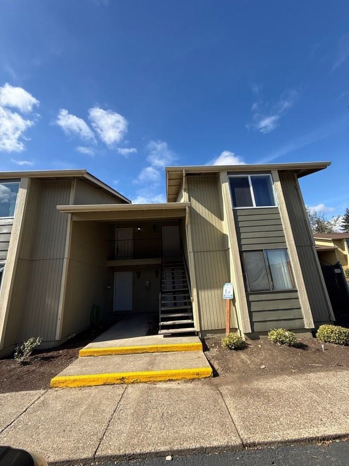 672 Taybin Rd Nw #C - Photo 2 of 12