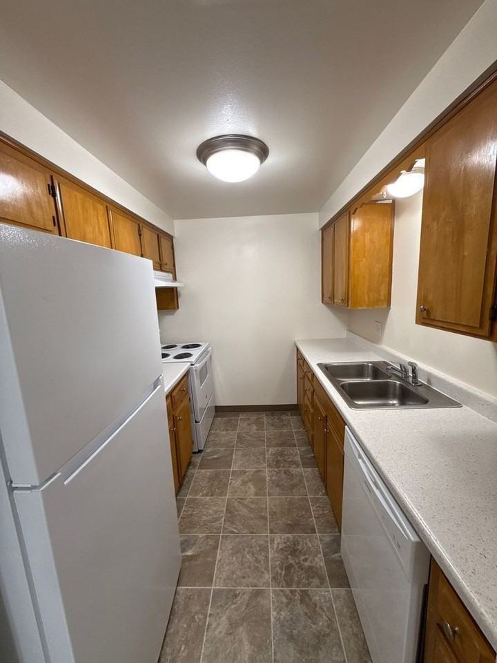 672 Taybin Rd Nw #C - Photo 6 of 12