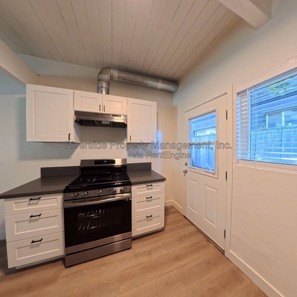 3581 Chicago Ave #N - Photo 6 of 13