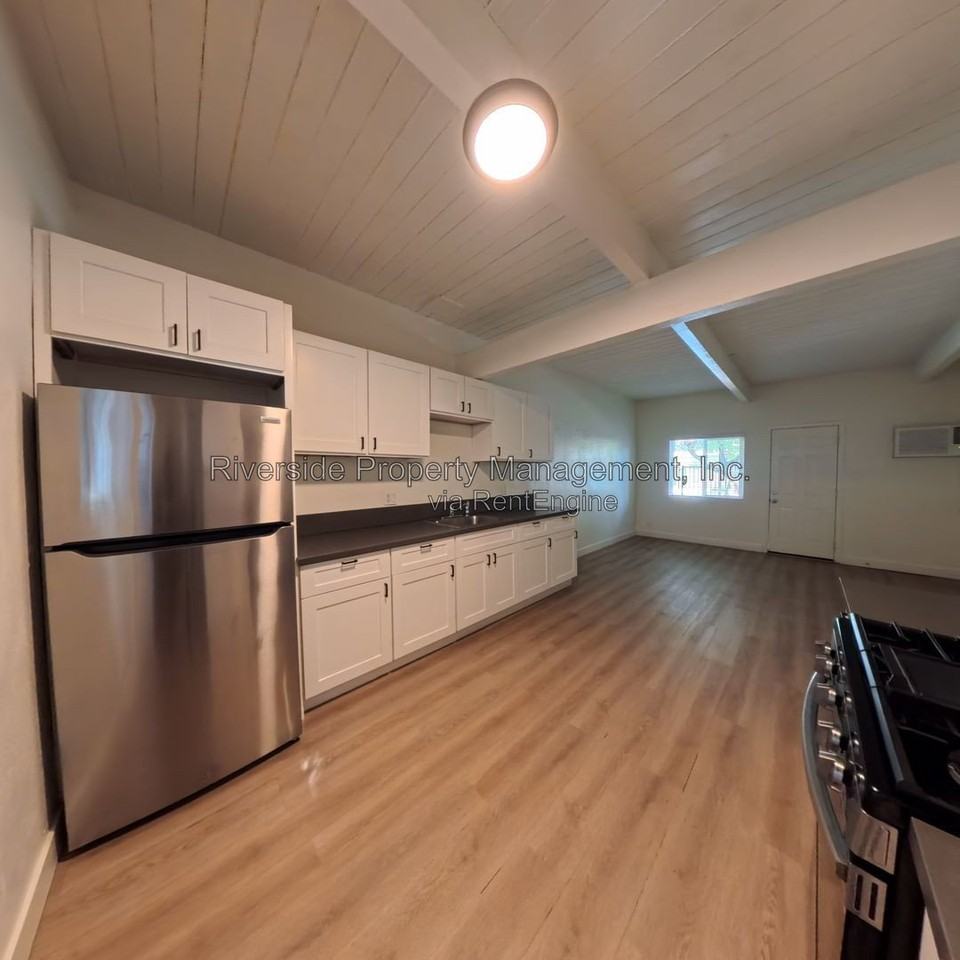 3581 Chicago Ave #N - Photo 7 of 13