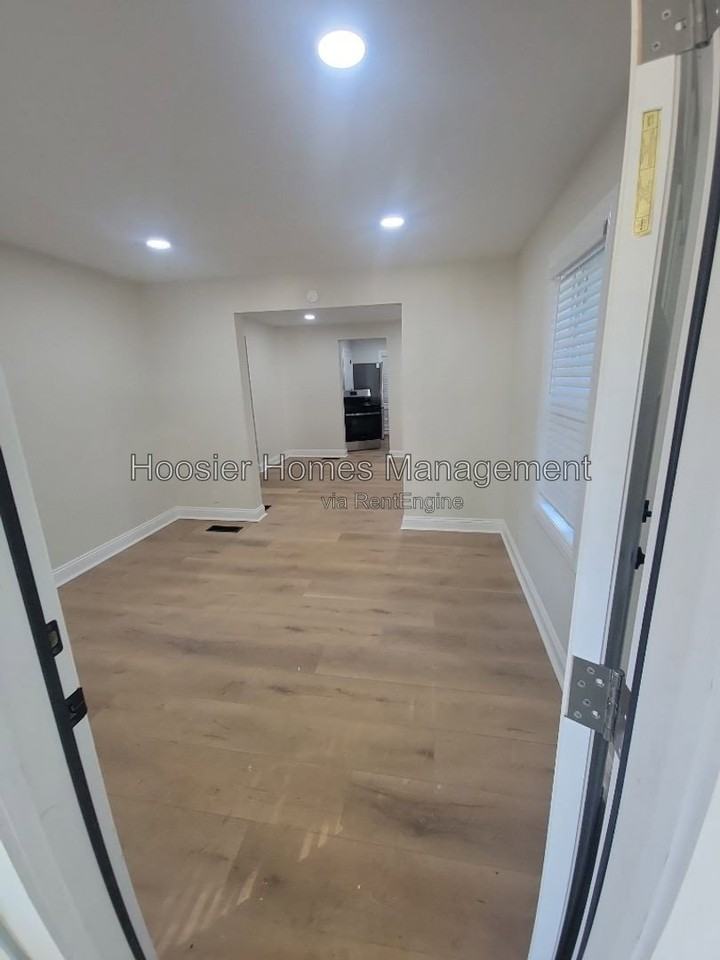 4711 Primrose Ave - Photo 4 of 13