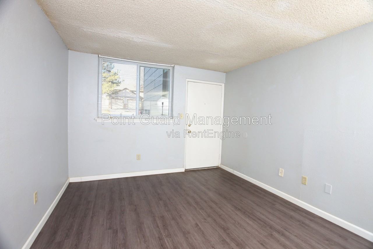 1226 S Longfellow St #311 - Photo 2 of 8