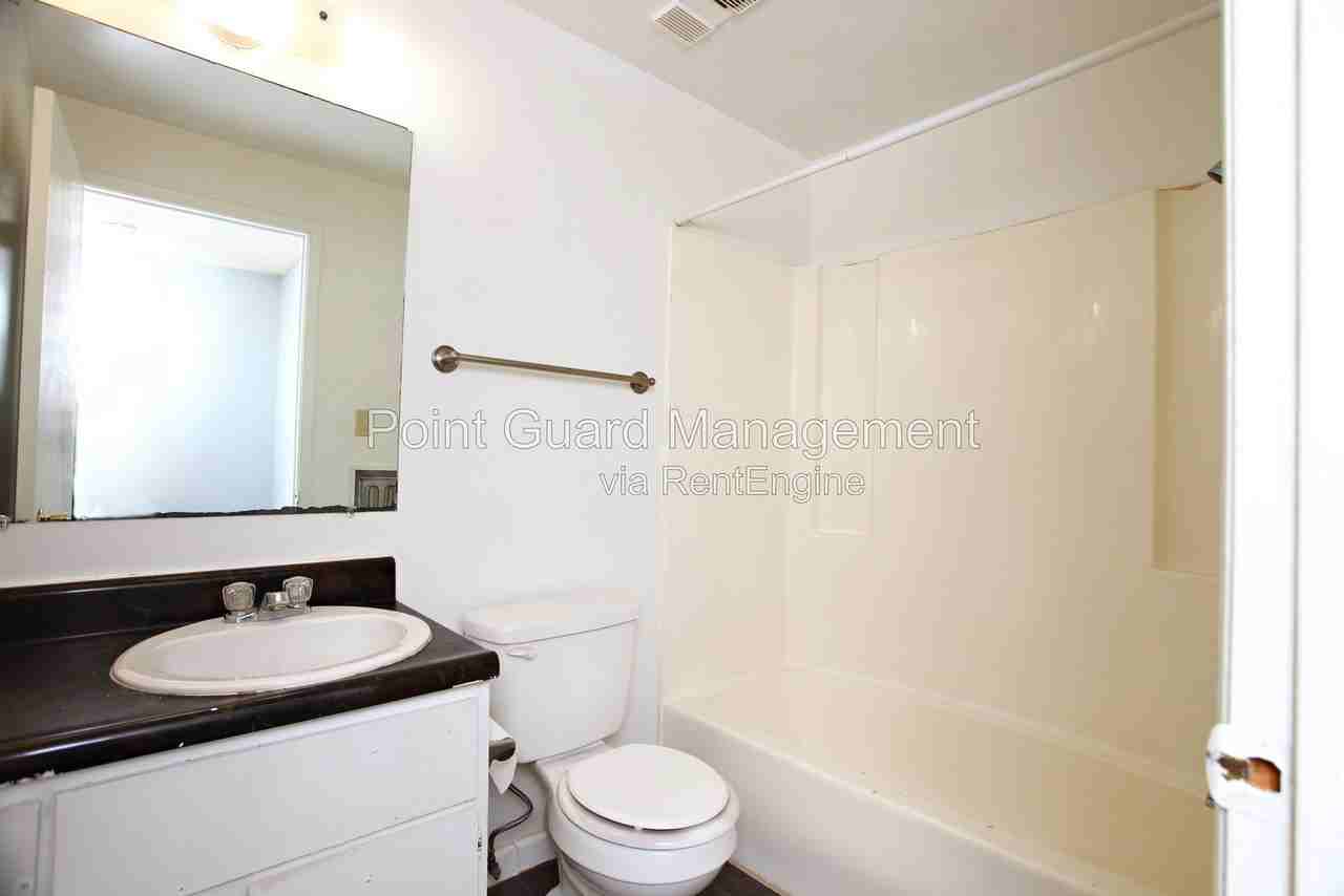 1226 S Longfellow St #311 - Photo 5 of 8