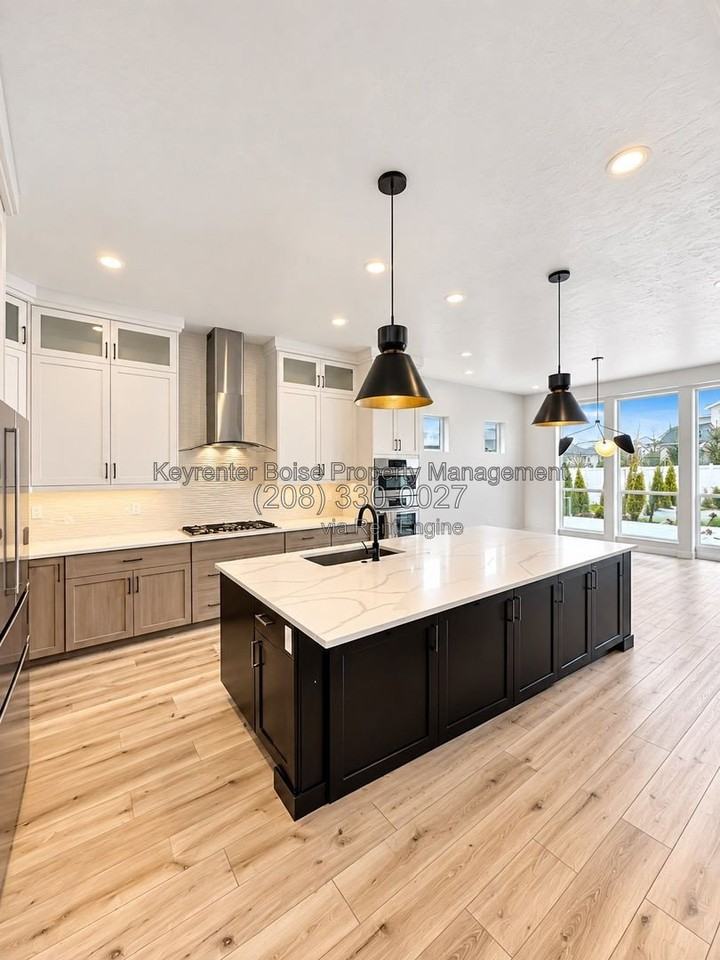 8148 W Brooks Dr - Photo 6 of 23