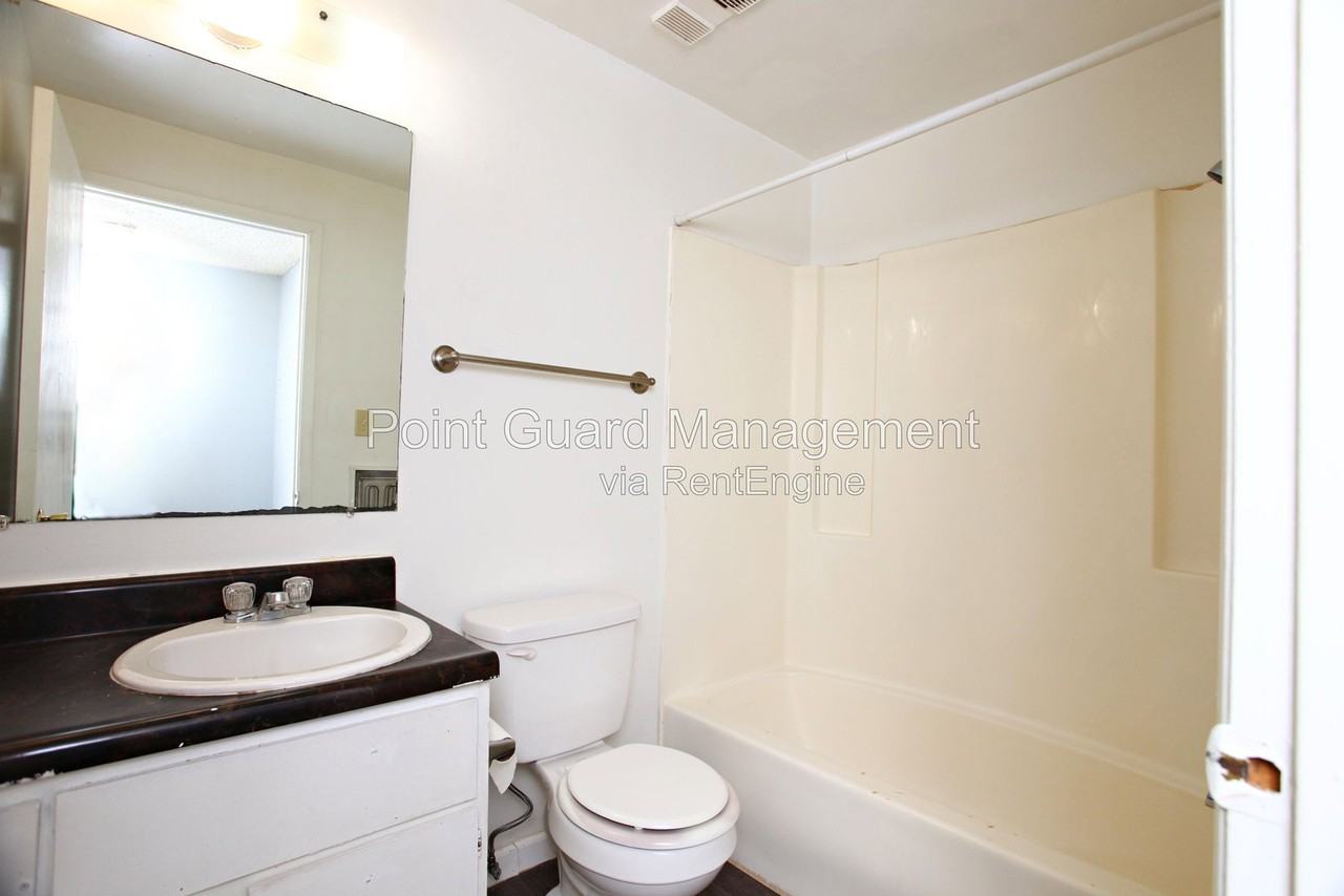1212 S Longfellow St #206 - Photo 5 of 9