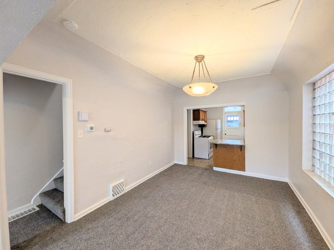 2906 N York St - Photo 4 of 23