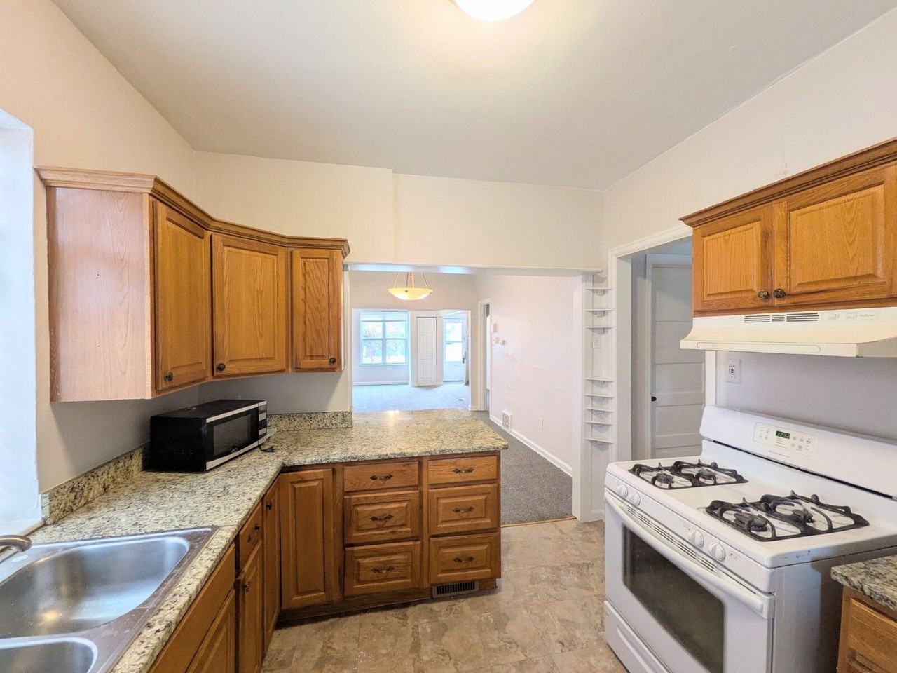2906 N York St - Photo 7 of 23