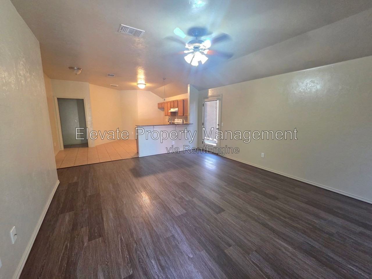 912 W Prairie Wind Way - Photo 2 of 14