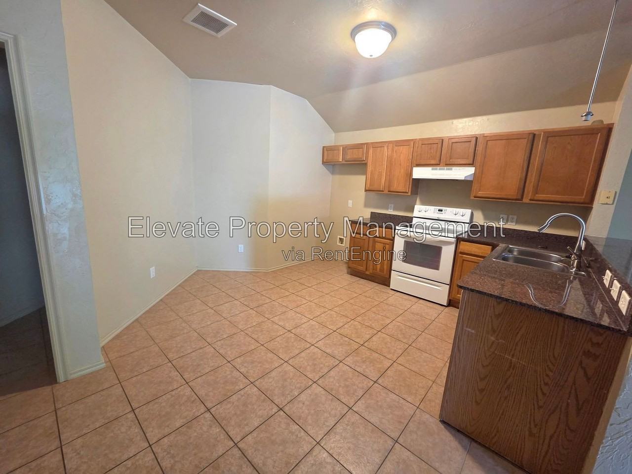 912 W Prairie Wind Way - Photo 4 of 14