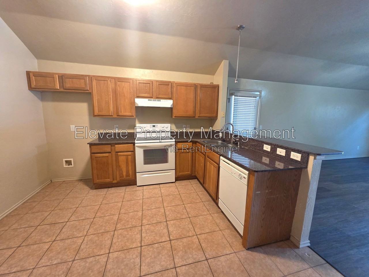 912 W Prairie Wind Way - Photo 5 of 14