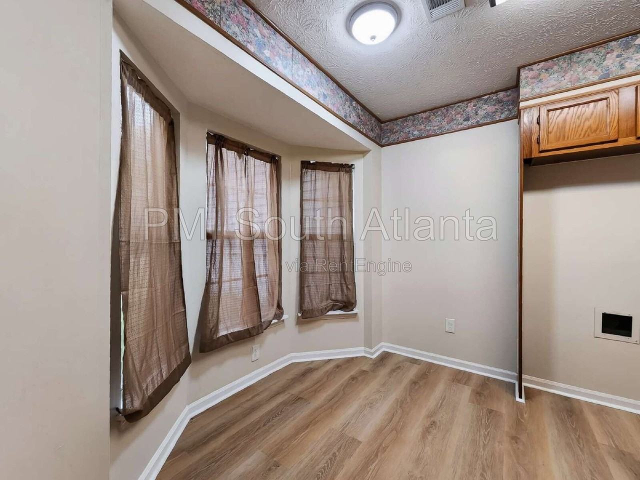 5640 Waterford Ct - Photo 7 of 27