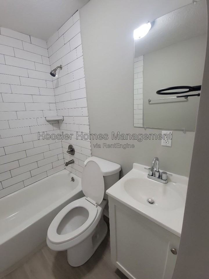 1933 N Euclid Ave - Photo 5 of 11