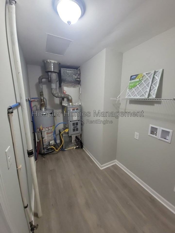 1933 N Euclid Ave - Photo 6 of 11