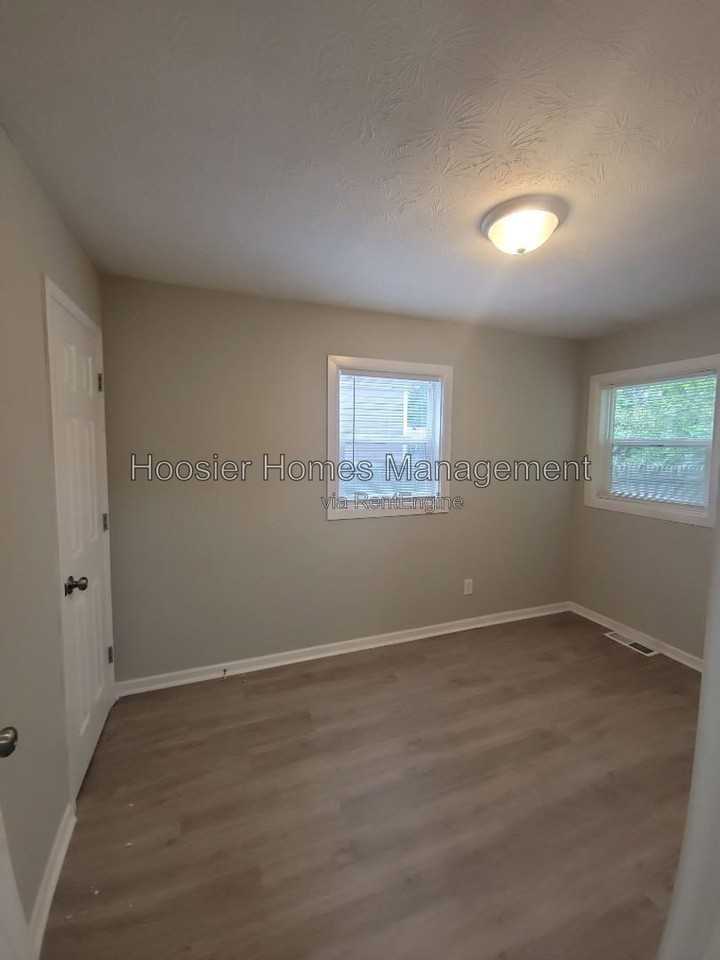 1933 N Euclid Ave - Photo 7 of 11