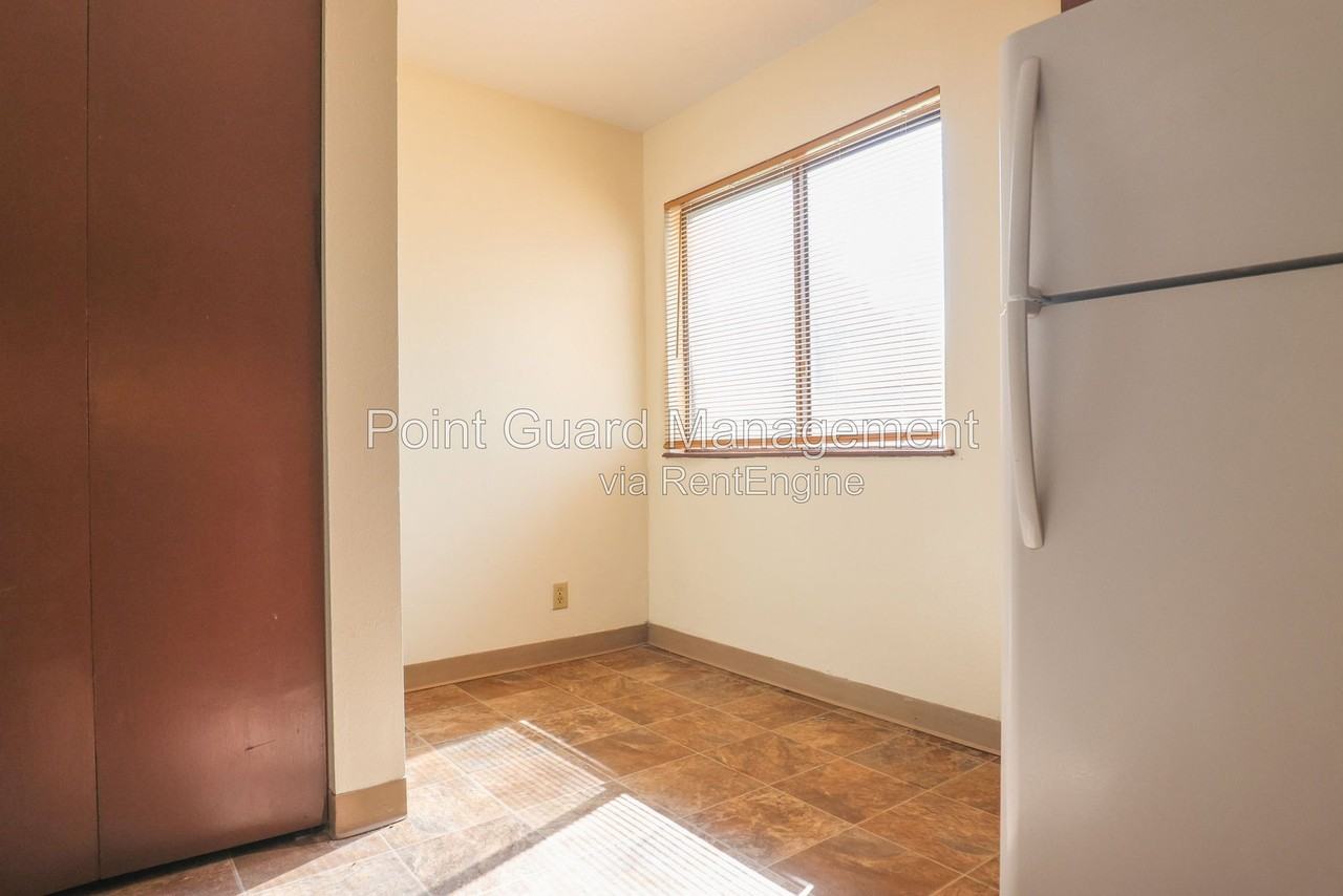 3012 S 68th Ct - Photo 5 of 20