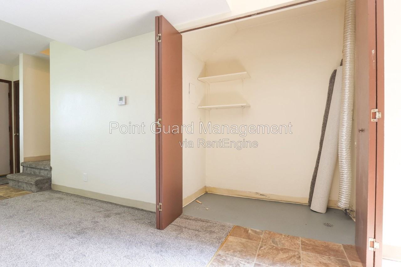 3012 S 68th Ct - Photo 6 of 20