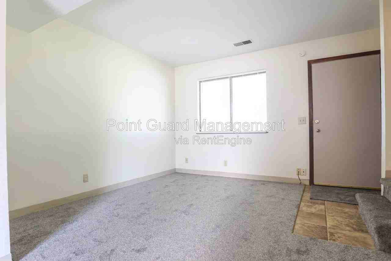 3012 S 68th Ct - Photo 7 of 20