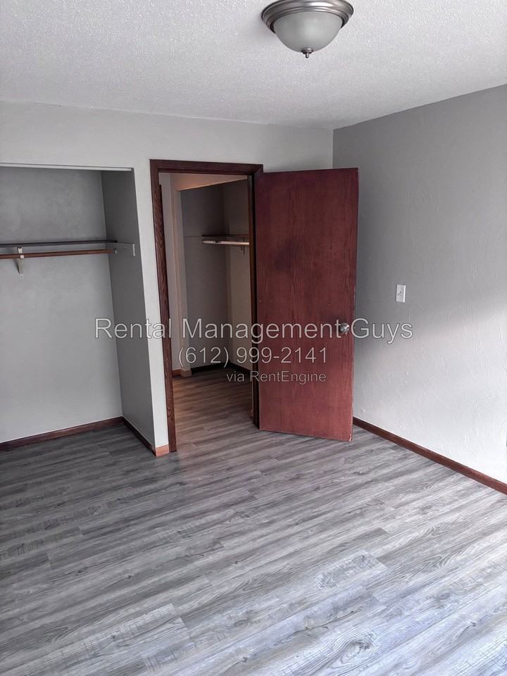 3643 Penn Ave N #3 - Photo 3 of 4