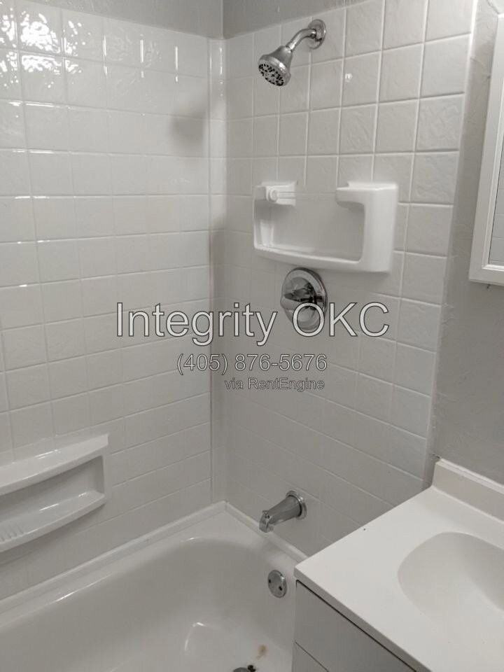 1438 Sw Binkley St - Photo 4 of 13