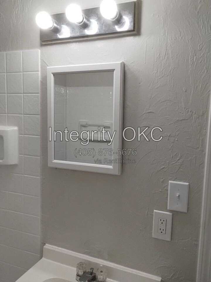 1438 Sw Binkley St - Photo 7 of 13