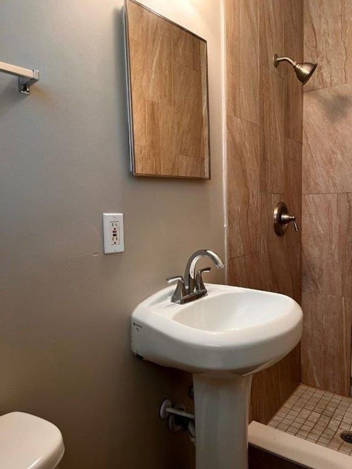 1412 Sunridge Rd - Photo 7 of 14