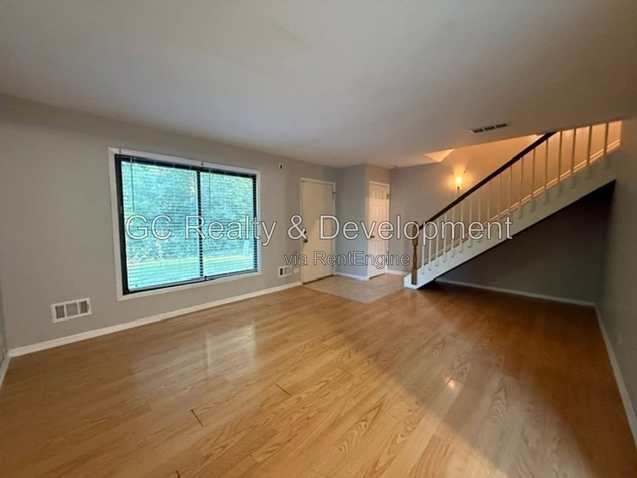 1808 Jamestown Cir - Photo 3 of 17