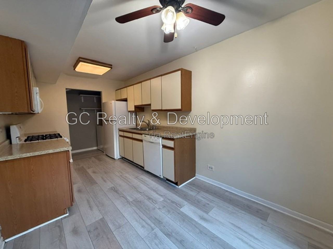 1808 Jamestown Cir - Photo 4 of 17