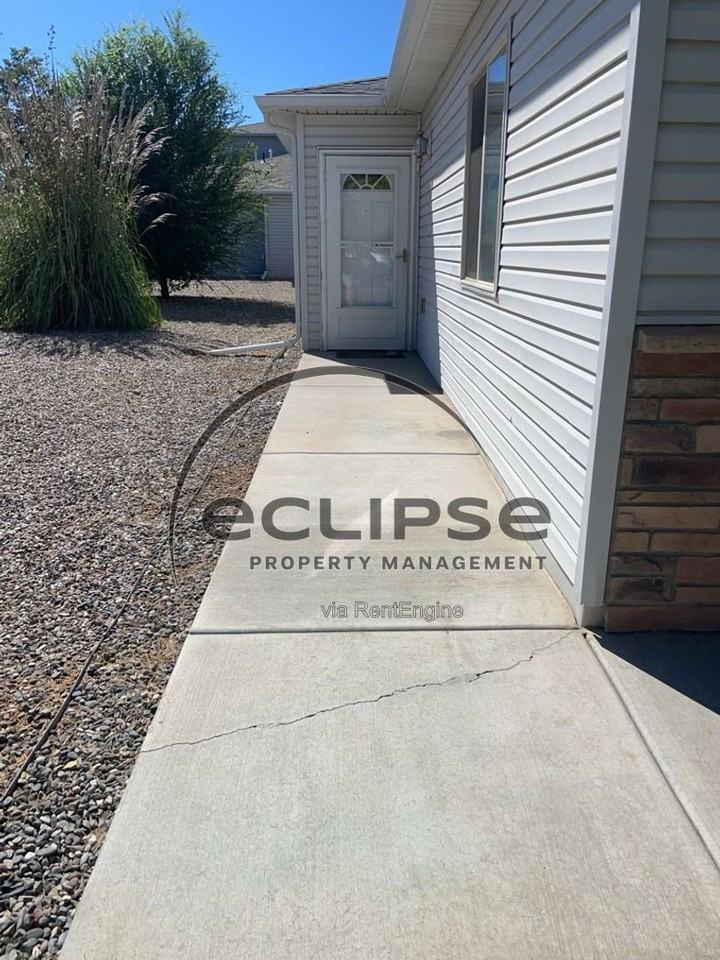 2474 Brookwillow Loop