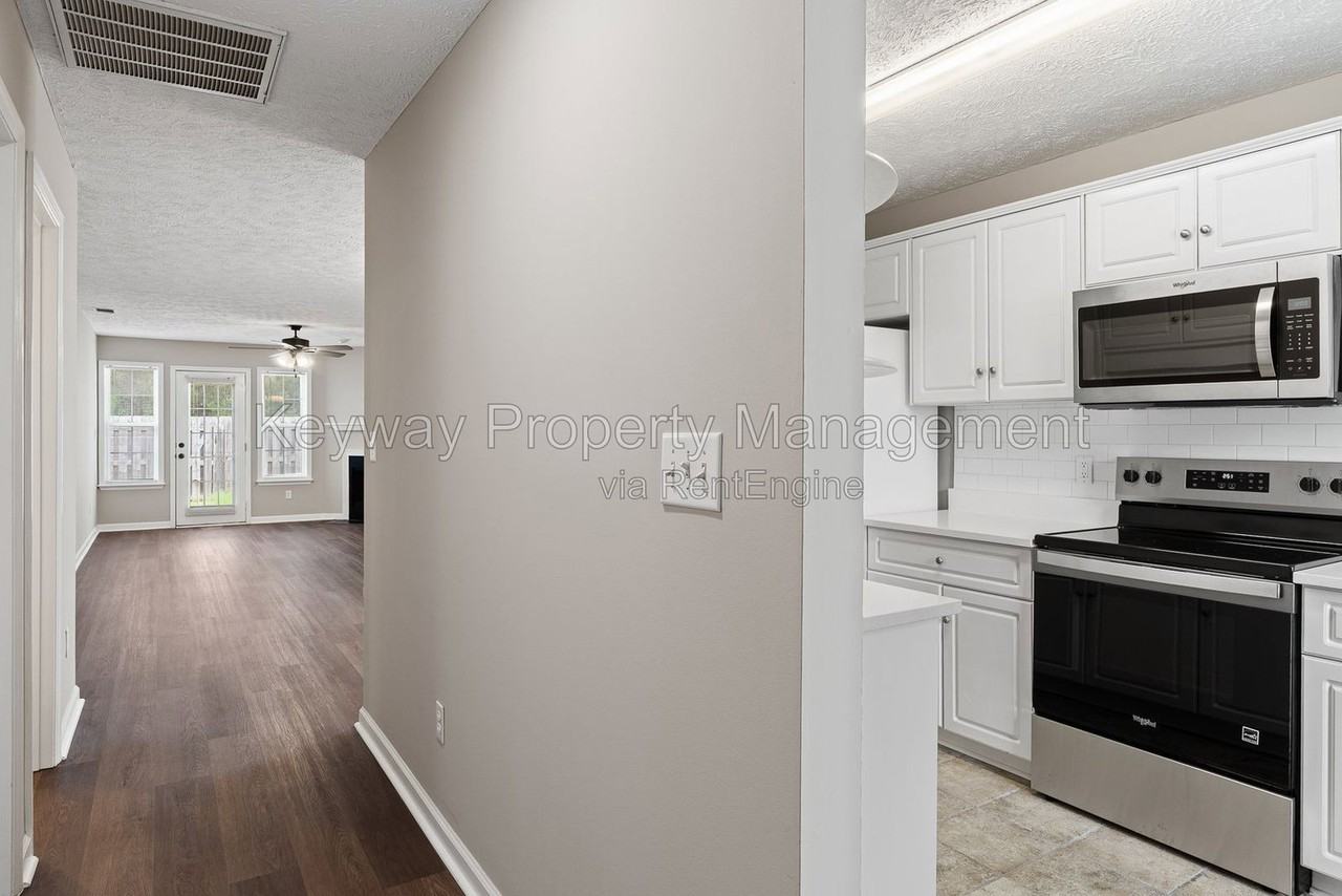 858 Pawley Ct - Photo 3 of 17