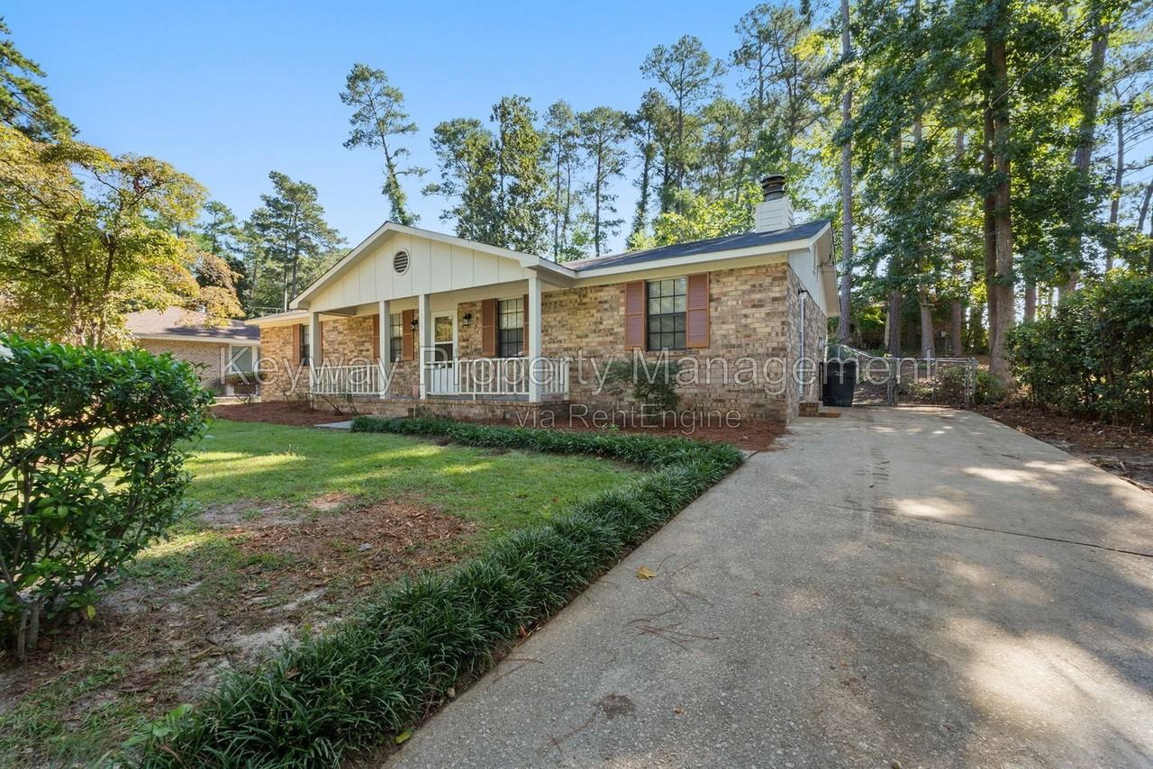 1916 Rock Springs Dr - Photo 3 of 18