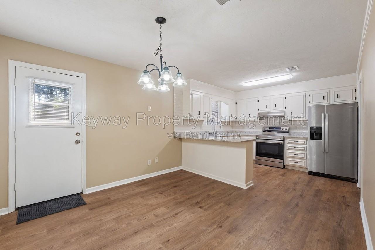 1916 Rock Springs Dr - Photo 7 of 18
