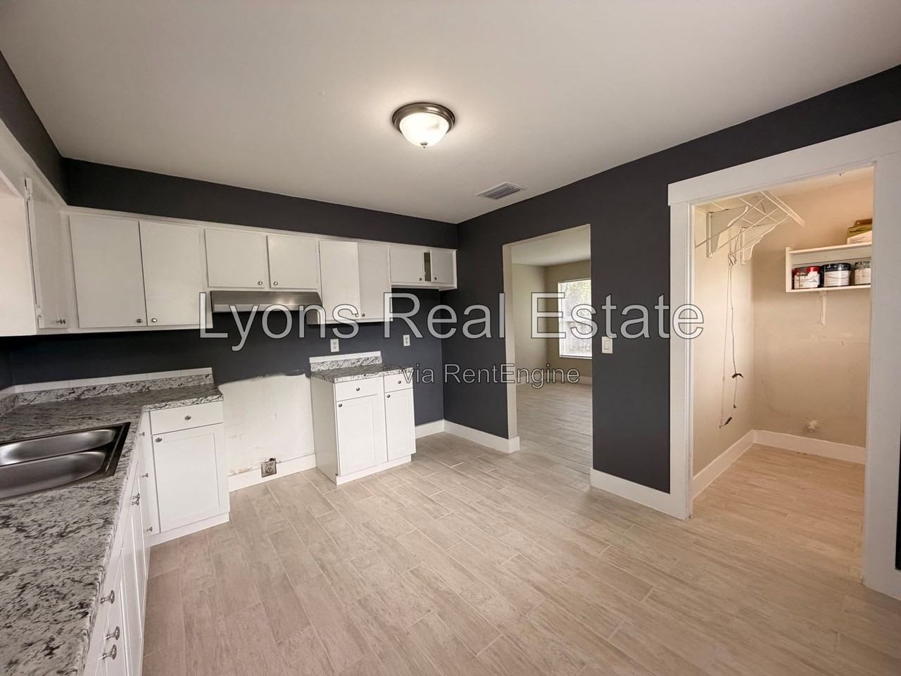 1150 Short St - Photo 4 of 13
