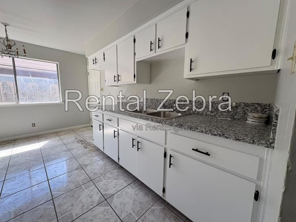 3282 Phoenix Way - Photo 4 of 11